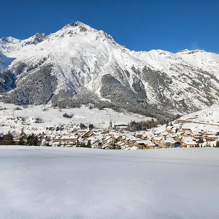 For 6 People With 2 * Val Cenis